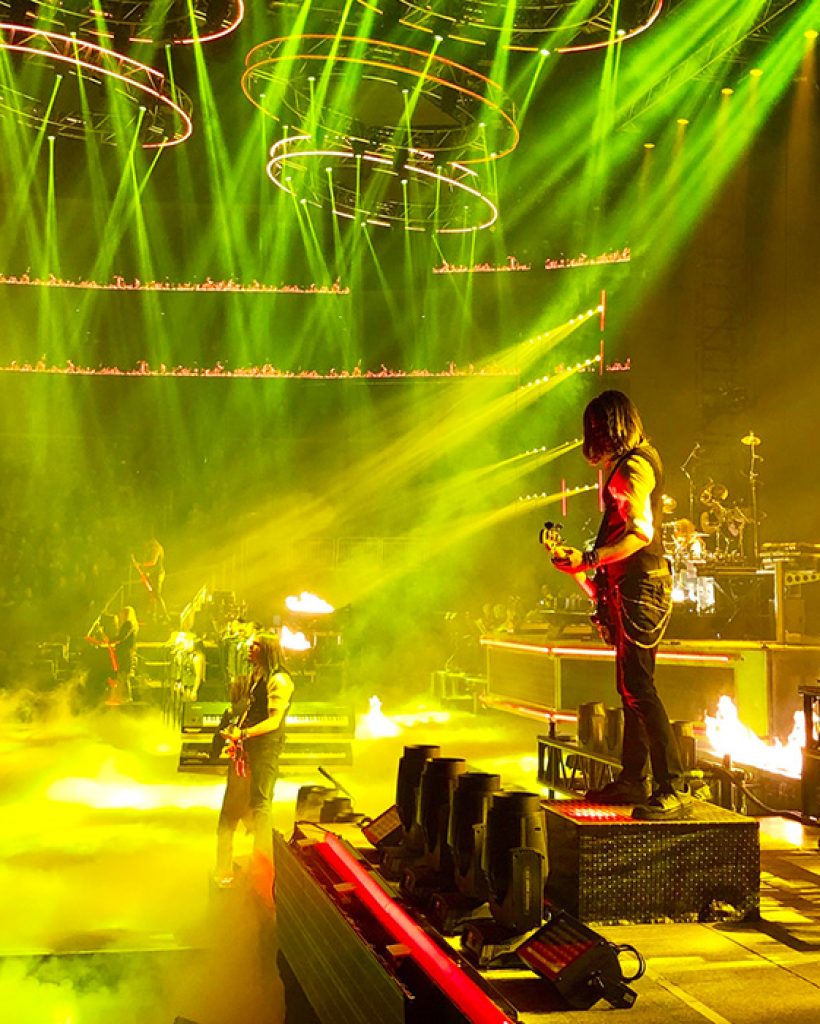 musicians-on-stage-at-a-live-rock-concert-F2CZRAWa.jpg